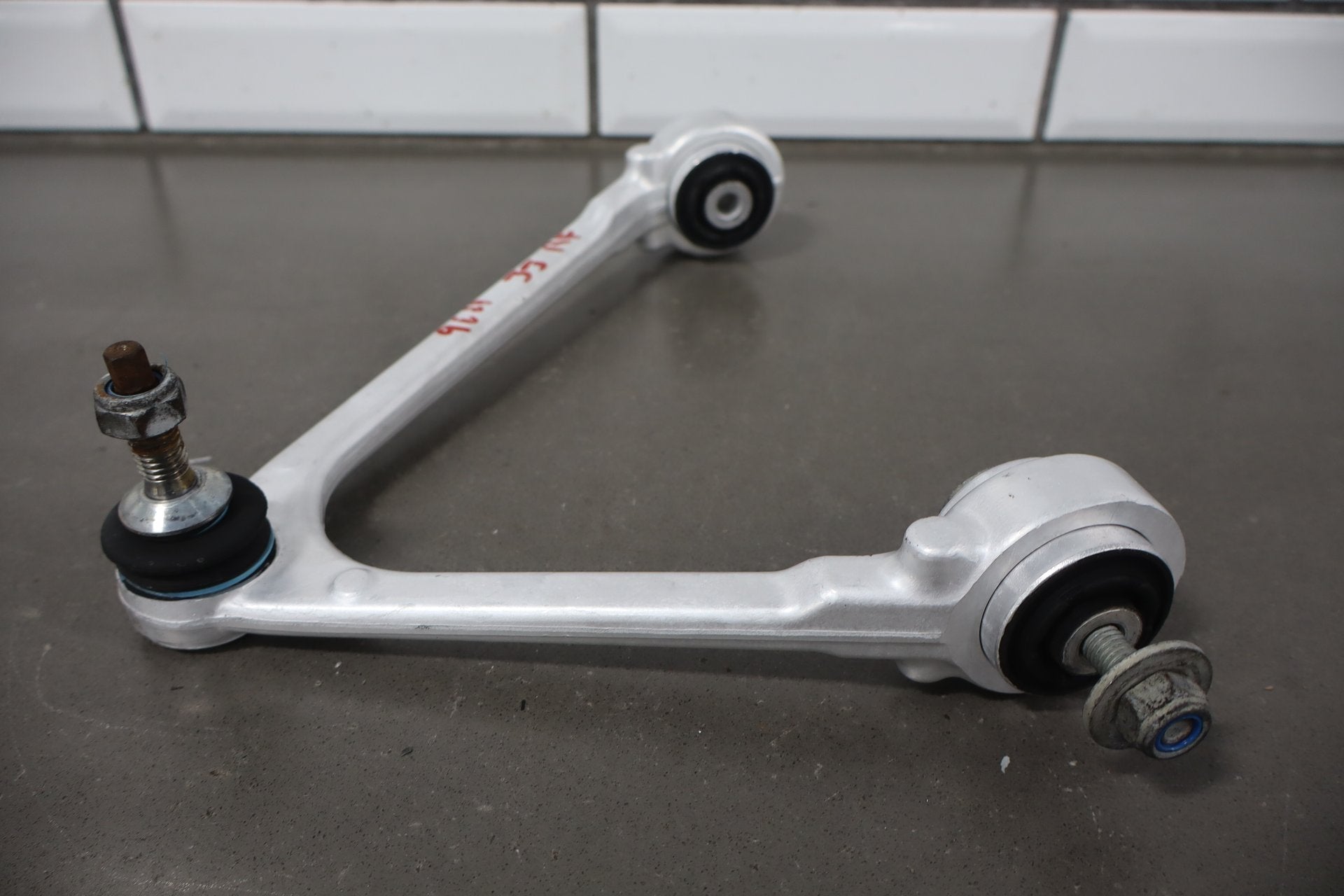 2007-2009 Jaguar XKR Right Front Suspension Knee