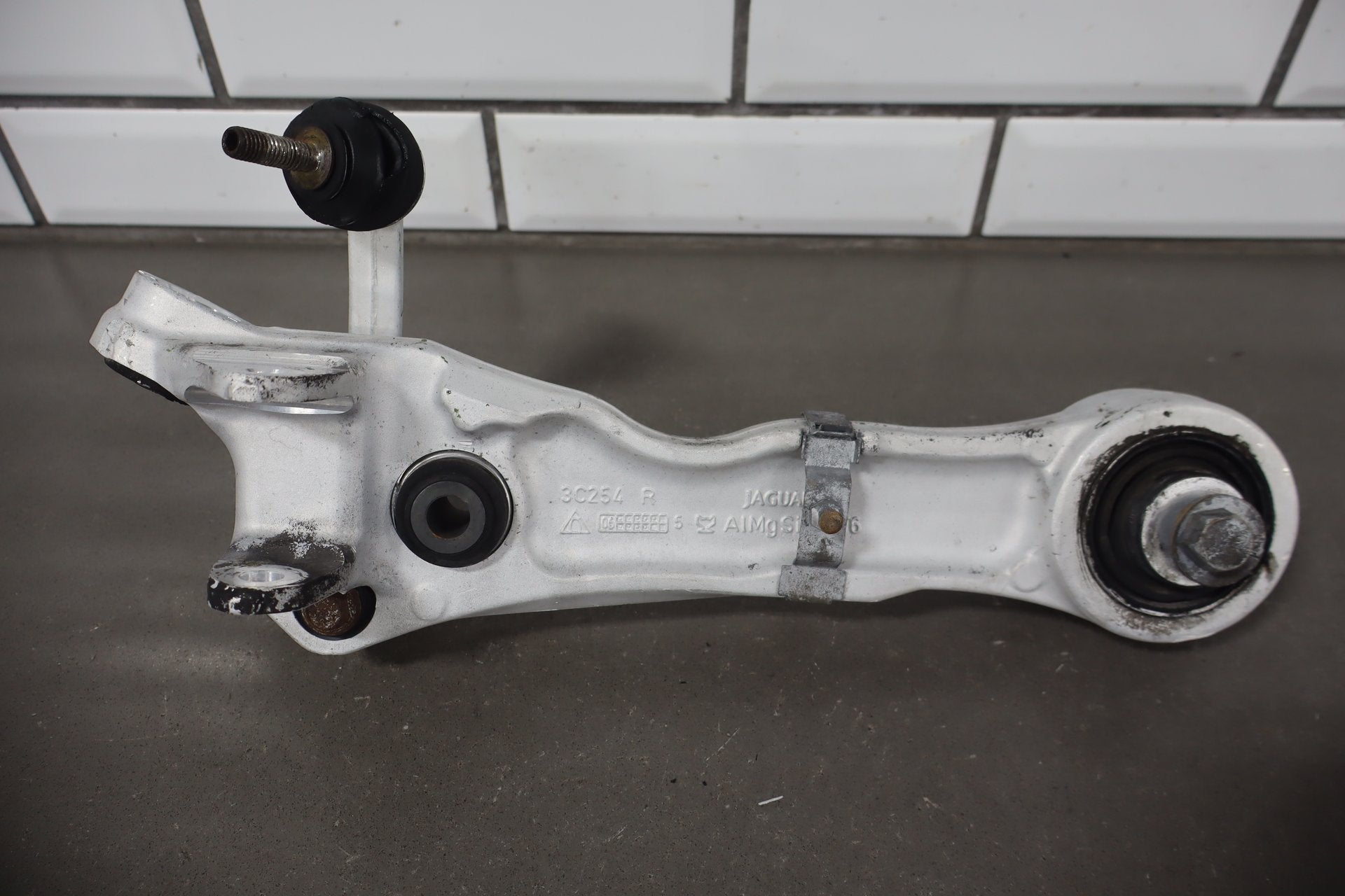 2007-2009 Jaguar XKR Right Front Suspension Knee