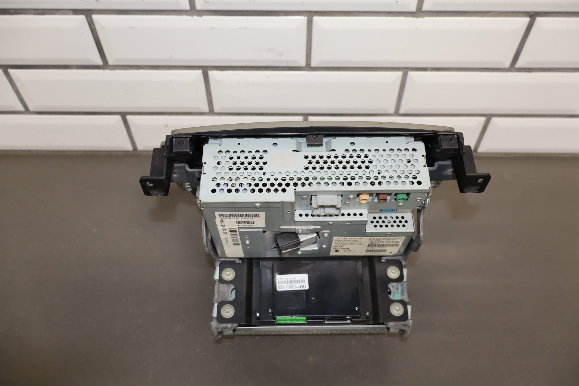 2007-2009 Jaguar XKR X150 Dash Radio Receiver Display OEM