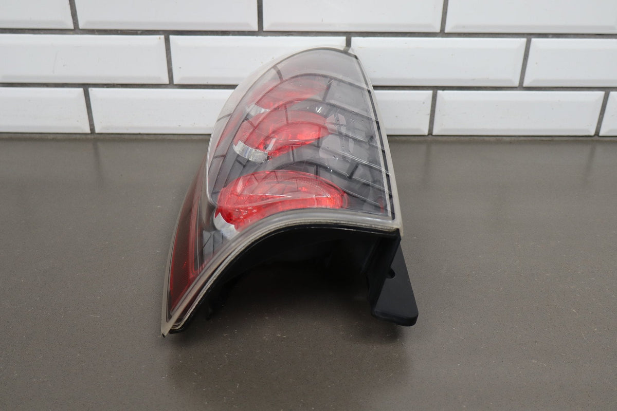 2007-2011 GMC Yukon Left Tail Light 25975977 OEM
