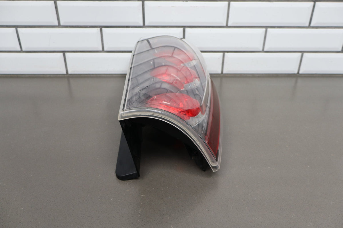 2007-2011 GMC Yukon Left Tail Light 25975977 OEM