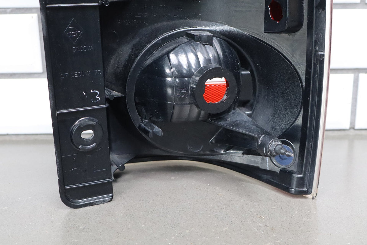 2007-2011 GMC Yukon Left Tail Light 25975977 OEM