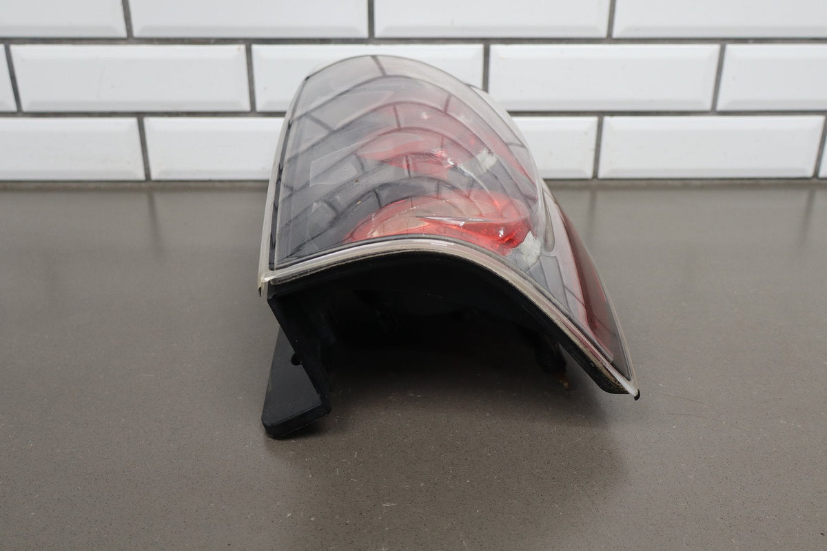 2007-2011 GMC Yukon Right Tail Light 25975978 OEM