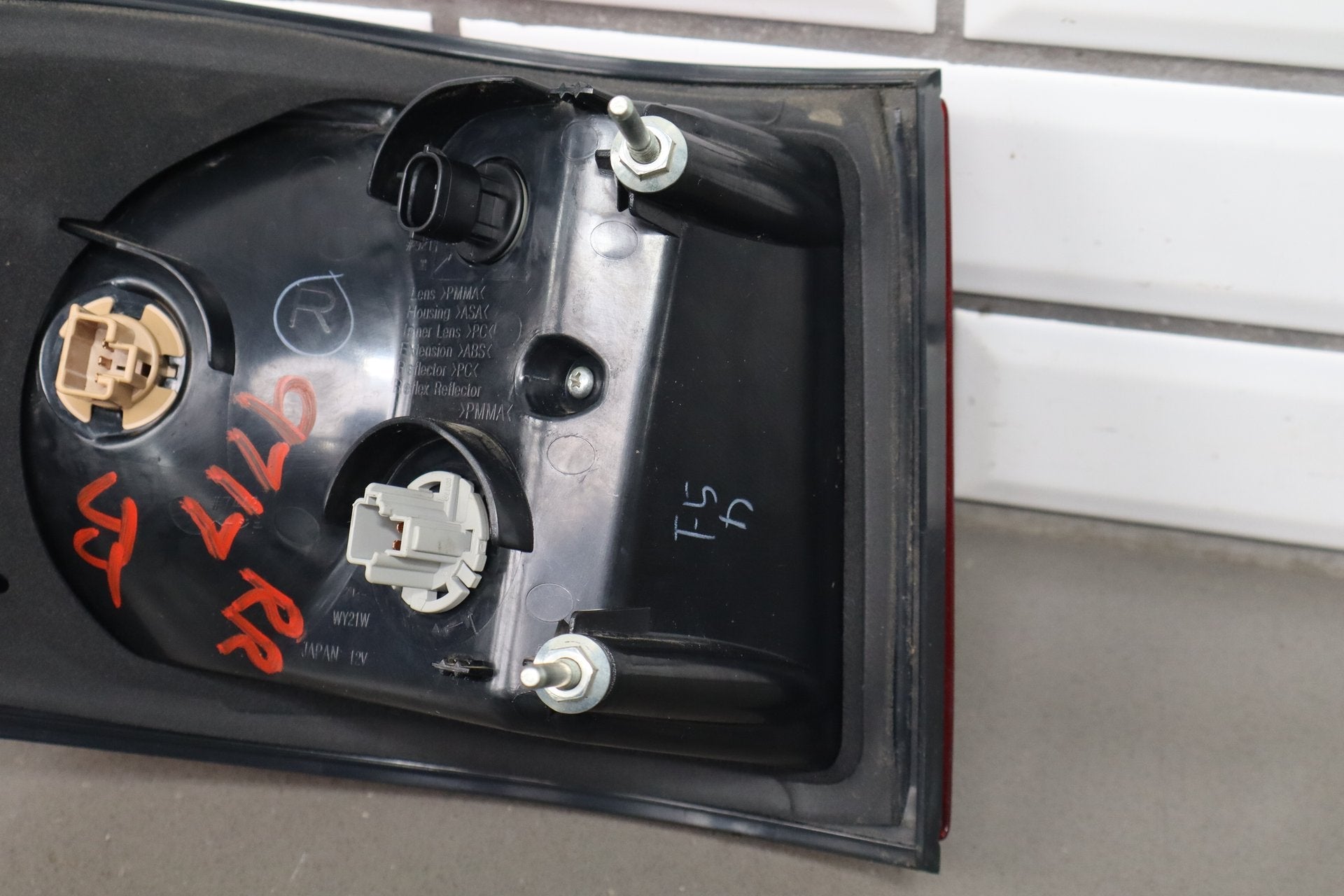 2007-2011 Toyota FJ Cruiser Right Tail Light OEM