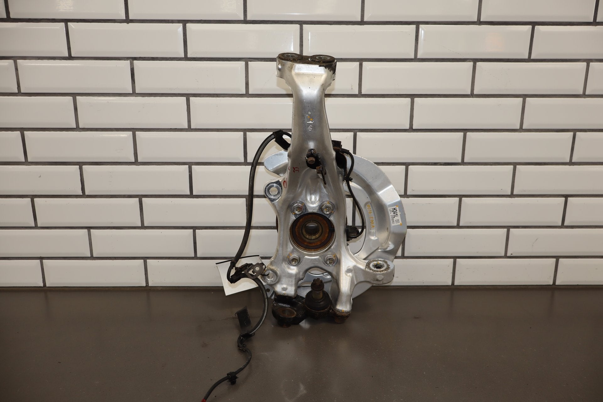 2007-2012 Lexus LS460 AWD Left Front Spindle W/Hub