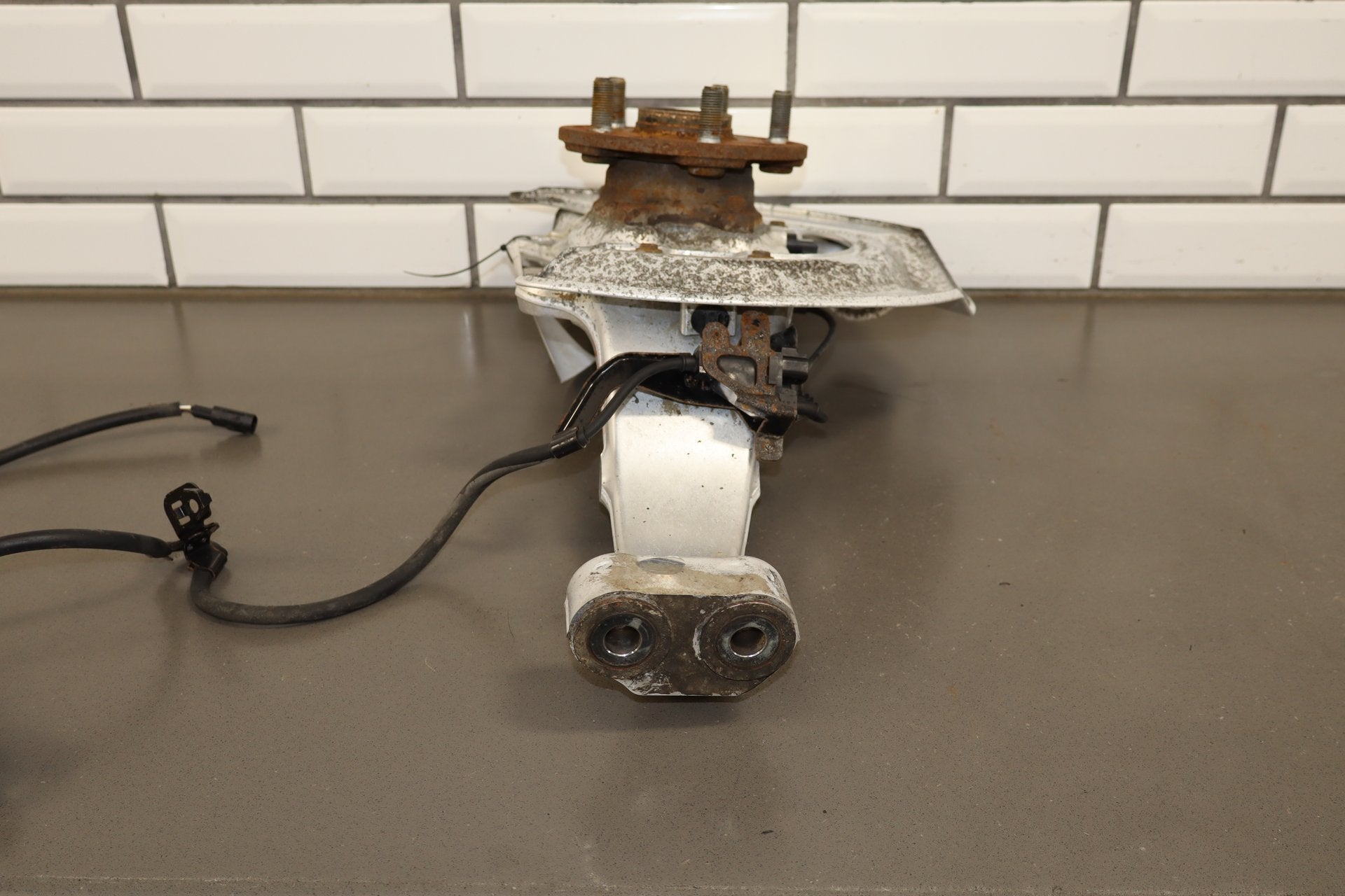 2007-2012 Lexus LS460 AWD Left Front Spindle W/Hub