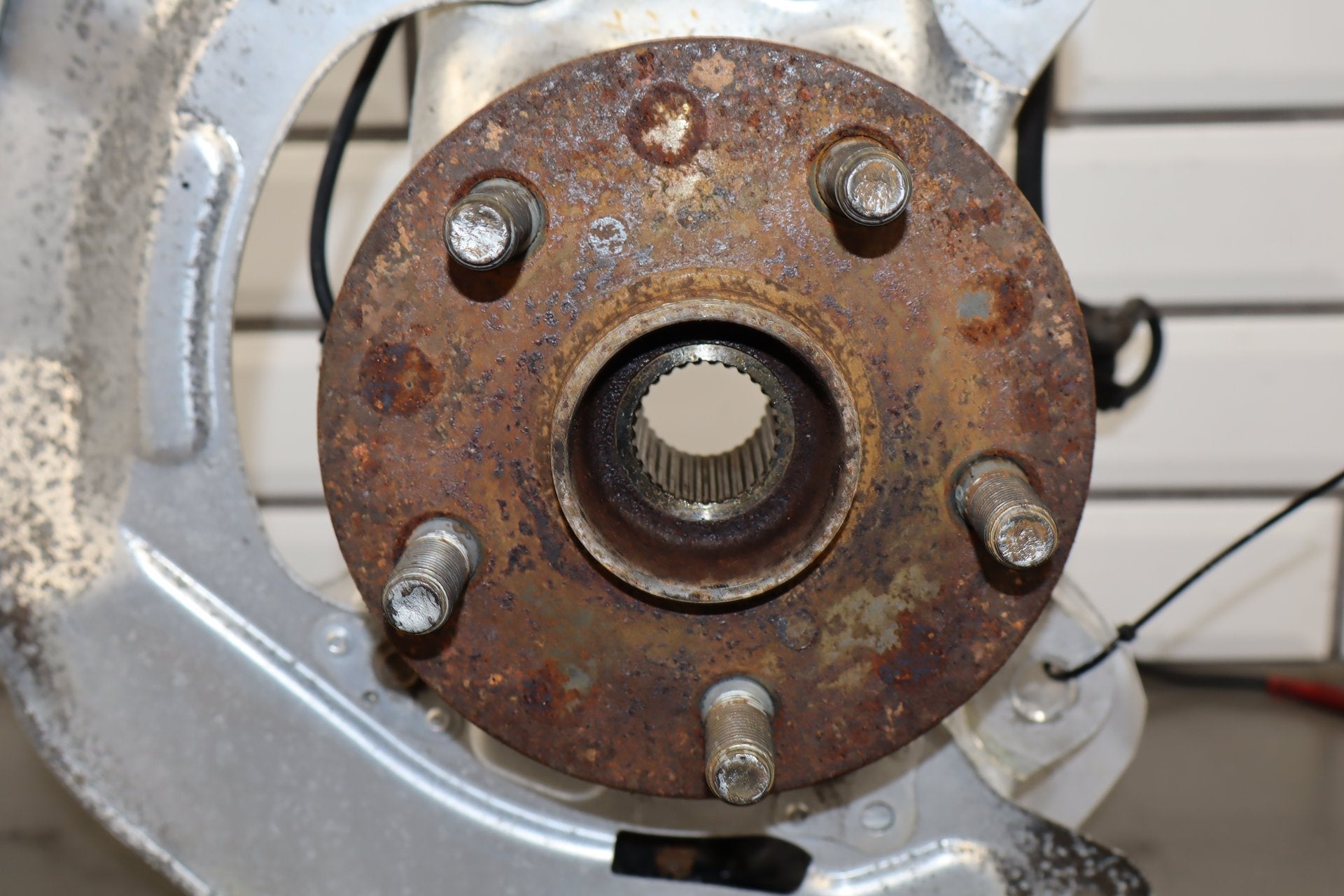 2007-2012 Lexus LS460 AWD Left Front Spindle W/Hub
