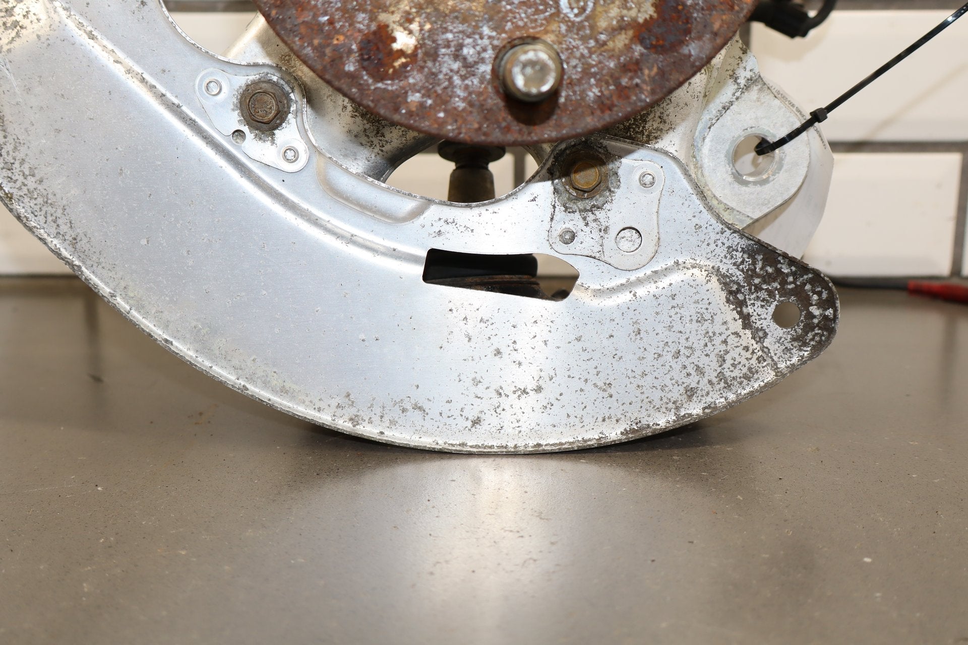 2007-2012 Lexus LS460 AWD Left Front Spindle W/Hub