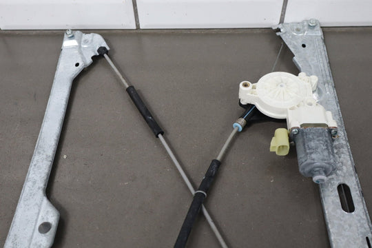 2007 - 2014 Cadillac Escalade ESV Left Rear Door Regulator 20945140 OEM