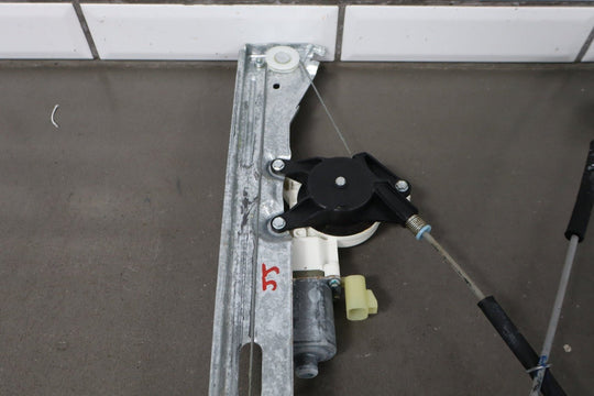 2007 - 2014 Cadillac Escalade ESV Left Rear Door Regulator 20945140 OEM