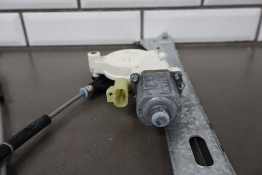 2007 - 2014 Cadillac Escalade ESV Left Rear Door Regulator 20945140 OEM