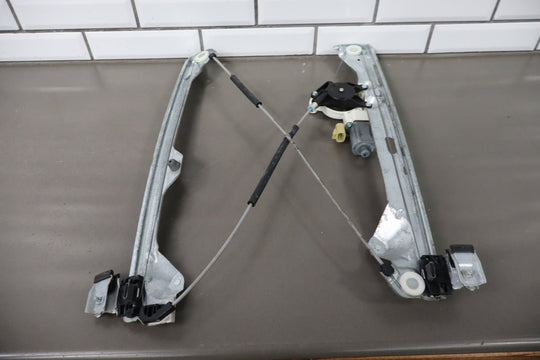 2007 - 2014 Cadillac Escalade ESV Right Rear Door Regulator 20945141 OEM