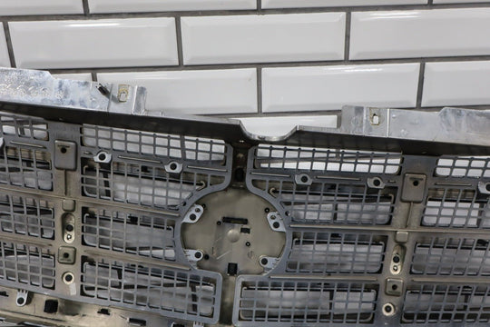 2007 - 2014 Cadillac Escalade Grille 23190289 OEM (Black Raven)