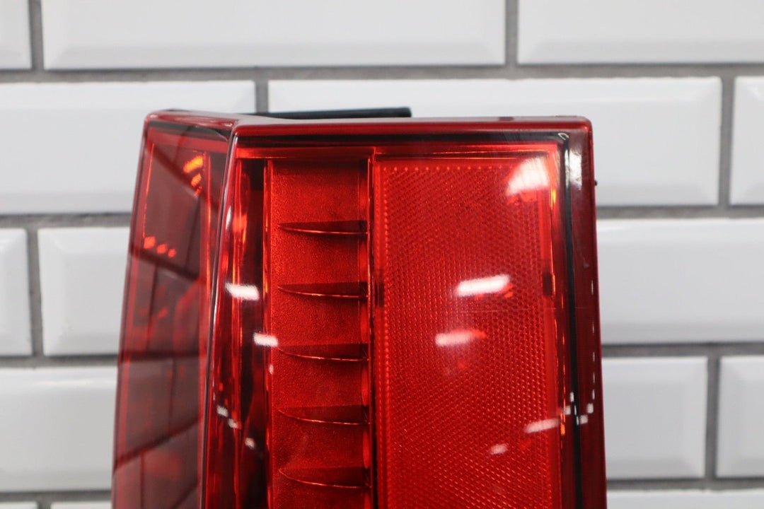 2007 - 2014 Cadillac Escalade Right Tail Light 22884388 OEM