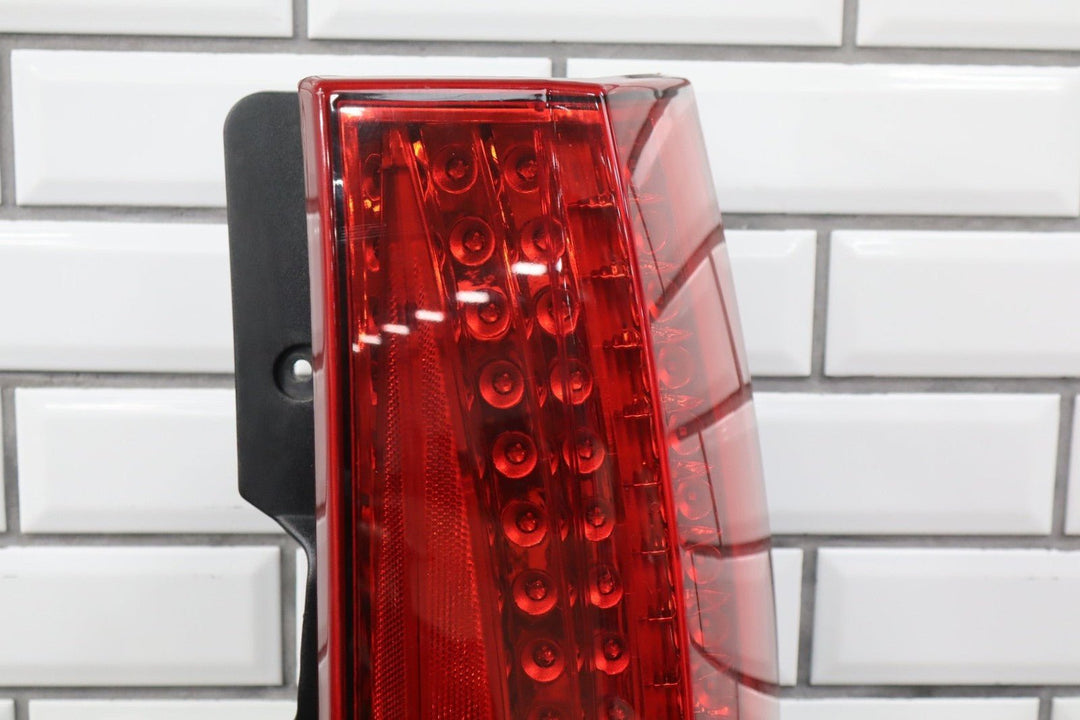 2007 - 2014 Cadillac Escalade Right Tail Light 22884388 OEM