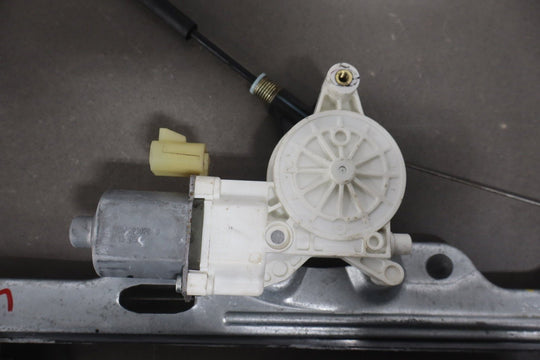 2007 - 2014 Chevrolet Suburban Left Front Door Regulator 20945138 OEM