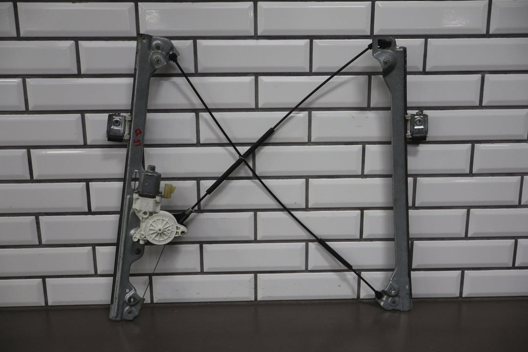 2007 - 2014 Chevrolet Suburban Left Front Door Regulator 20945138 OEM