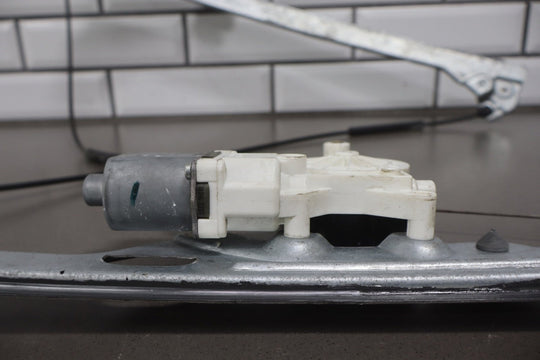 2007 - 2014 Chevrolet Suburban Left Front Door Regulator 20945138 OEM