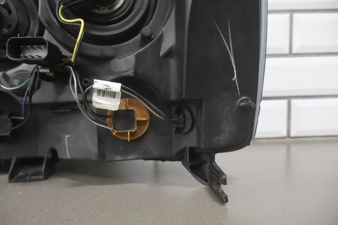 2007 - 2014 Chevrolet Suburban Right Headlamp 20760579 OEM