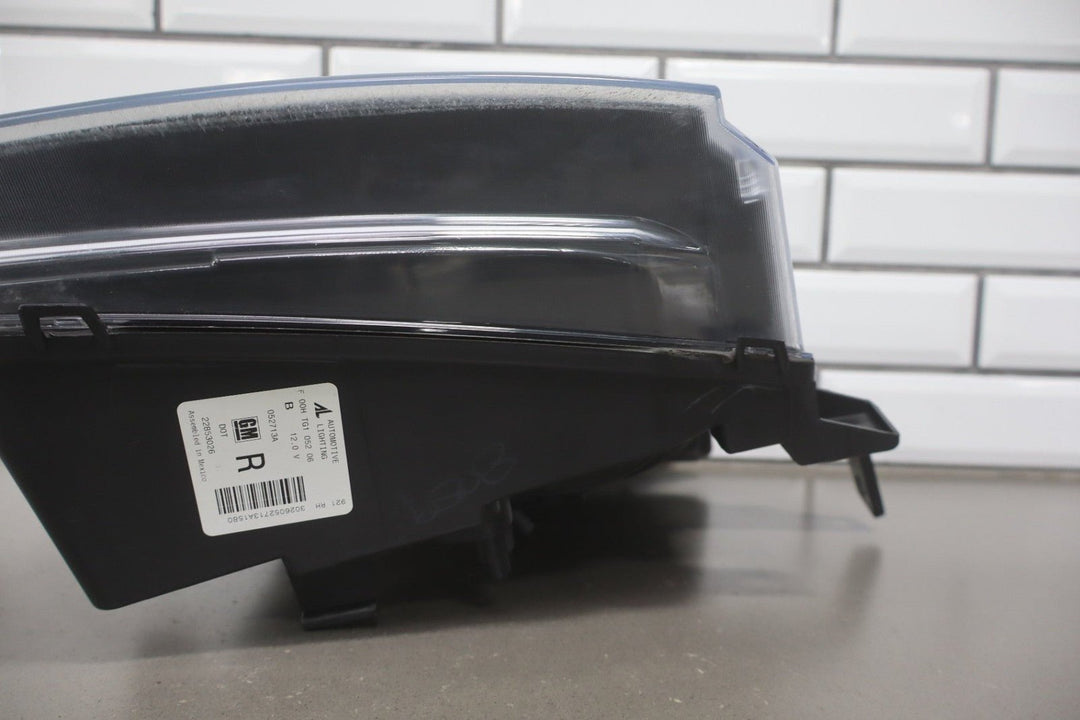2007 - 2014 Chevrolet Suburban Right Headlamp 20760579 OEM