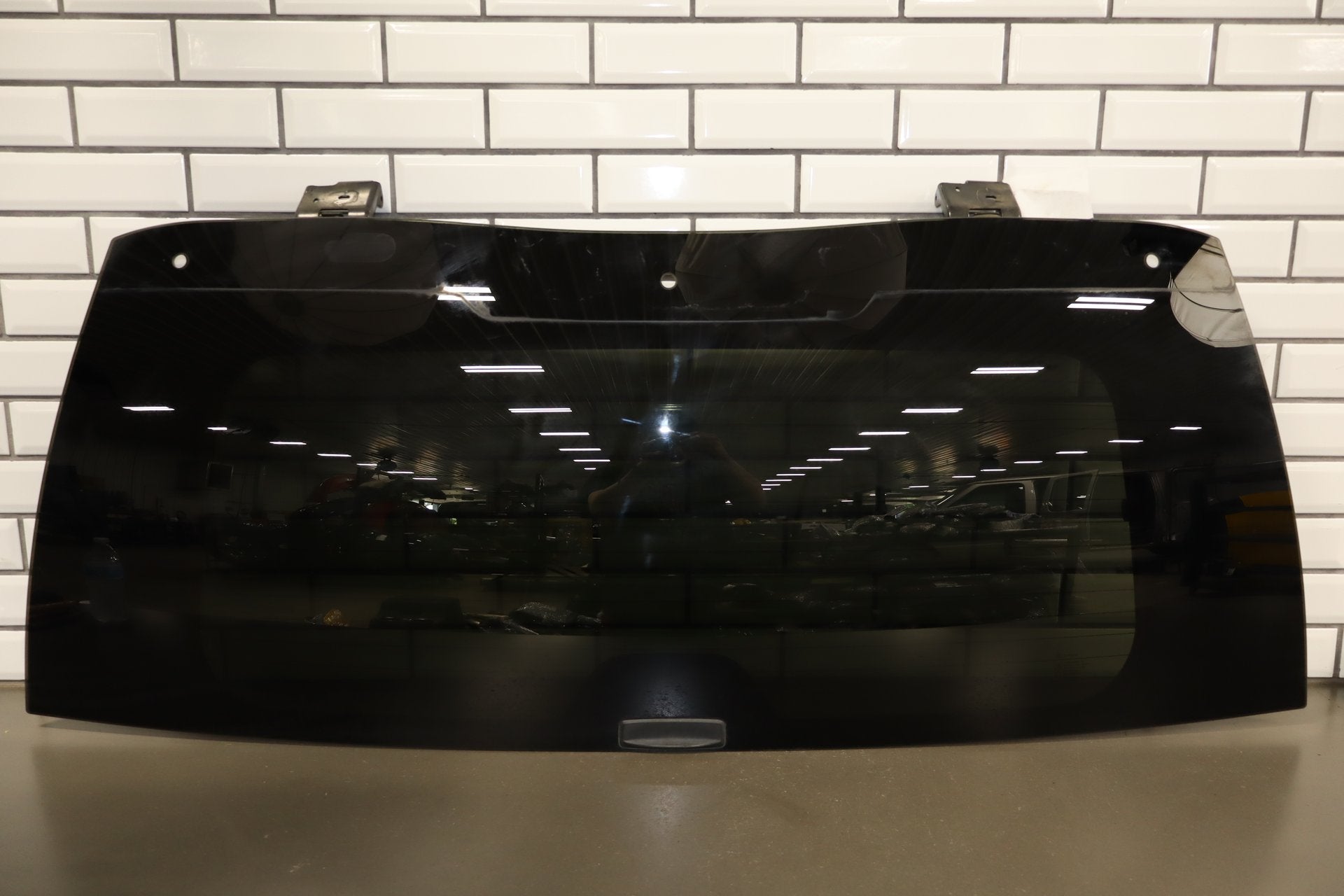 2007-2014 Chevrolet Tahoe Back Window Glass 25916024 OEM