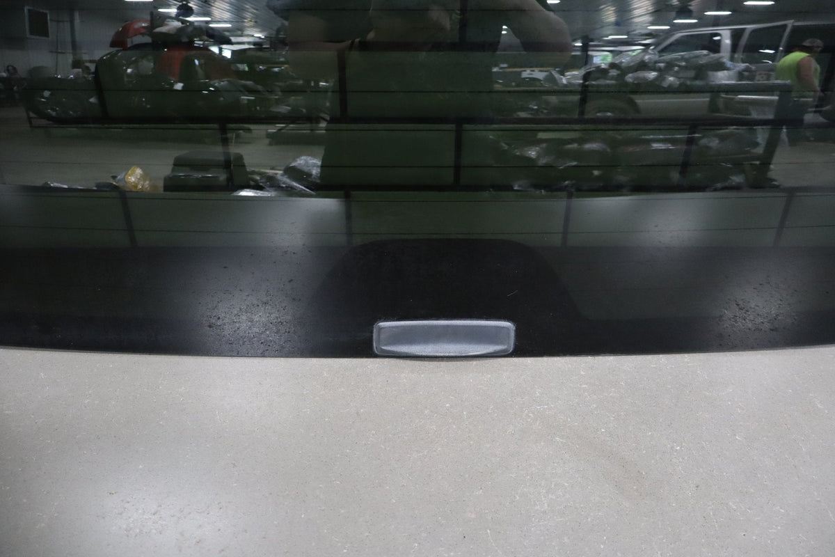 2007-2014 Chevrolet Tahoe Back Window Glass 25916024 OEM