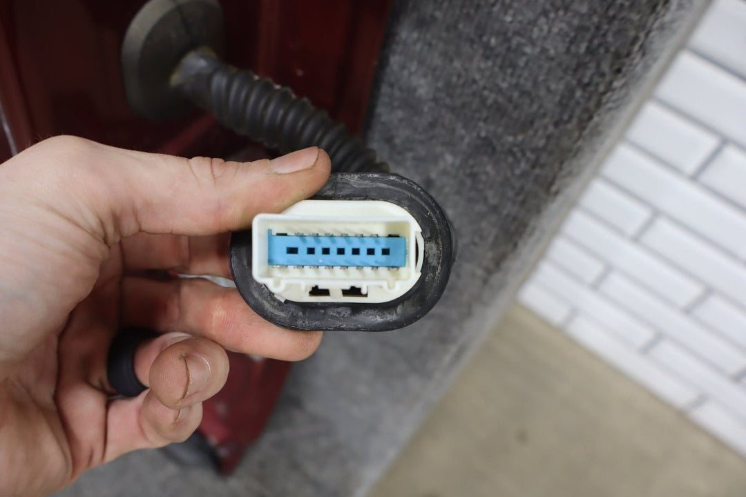 2007 - 2014 Chevrolet Tahoe Left Rear Door Ruby Red ( 66 ) 22892597