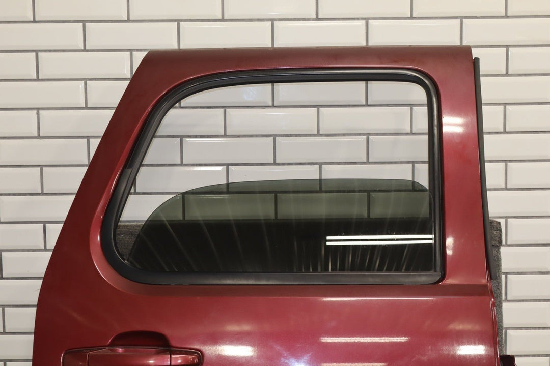 2007 - 2014 Chevrolet Tahoe Right Rear Door Ruby Red ( 66 ) 22892598