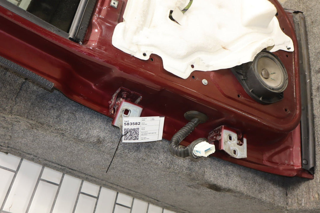 2007 - 2014 Chevrolet Tahoe Right Rear Door Ruby Red ( 66 ) 22892598
