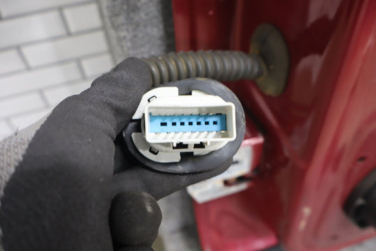 2007 - 2014 Chevrolet Tahoe Right Rear Door Sport Red ( 63U ) 22892598