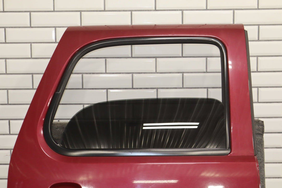 2007 - 2014 Chevrolet Tahoe Right Rear Door Sport Red ( 63U ) 22892598