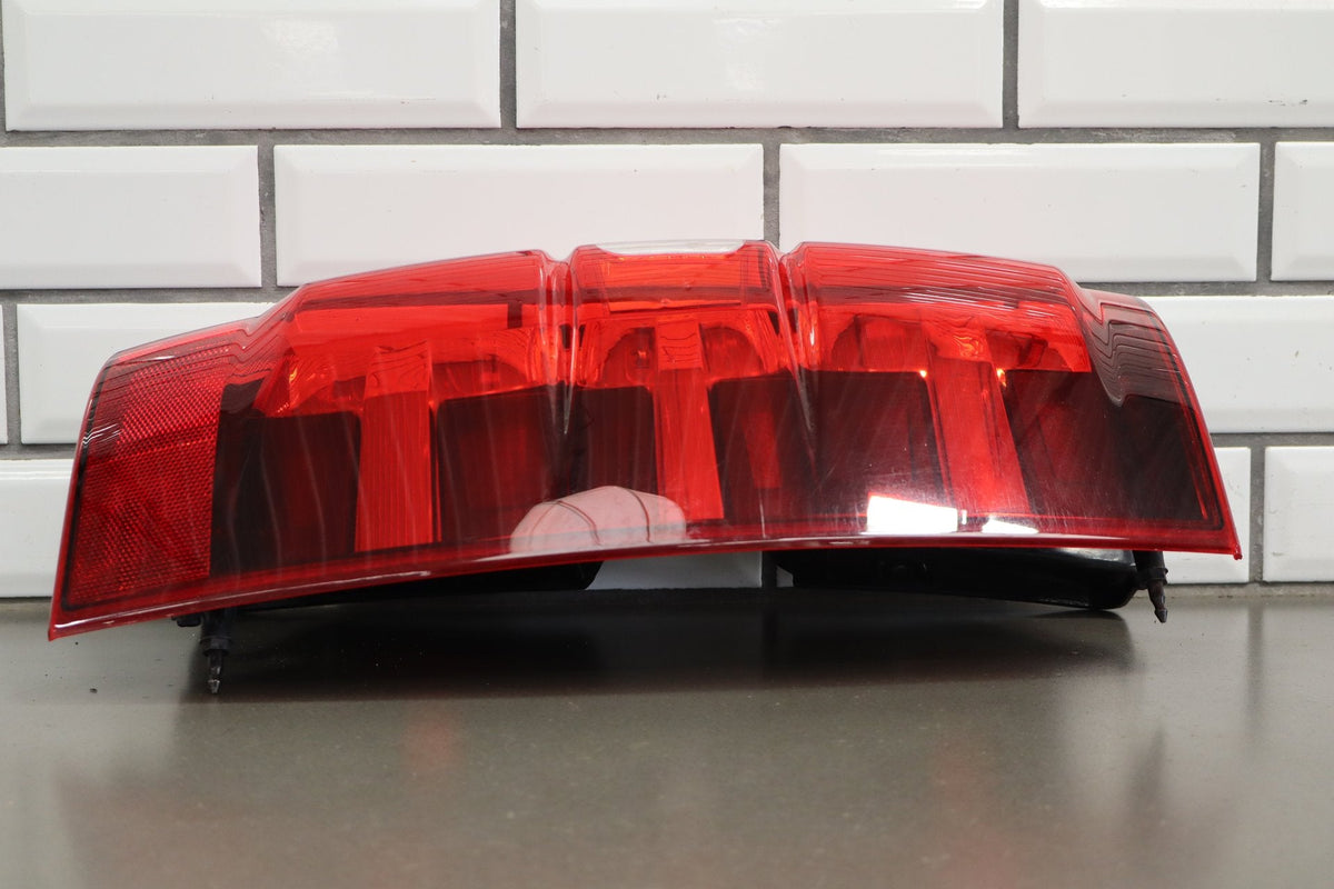 2007-2014 Chevrolet Tahoe Right Tail Light 22837924 OEM