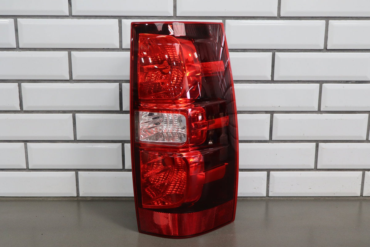 2007-2014 Chevrolet Tahoe Right Tail Light 22837924 OEM