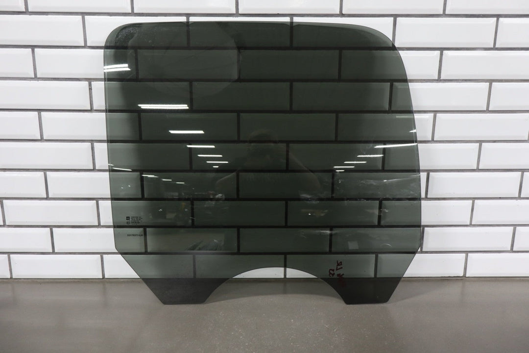 2007 - 2014 GMC Sierra 2500 Left Rear Door Window 15175371 OEM