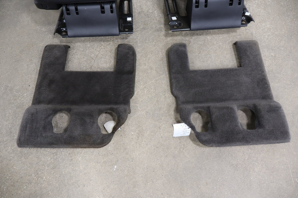 2007-2014 GMC Yukon 2nd Row Captain Chairs Leather Ebony SWB