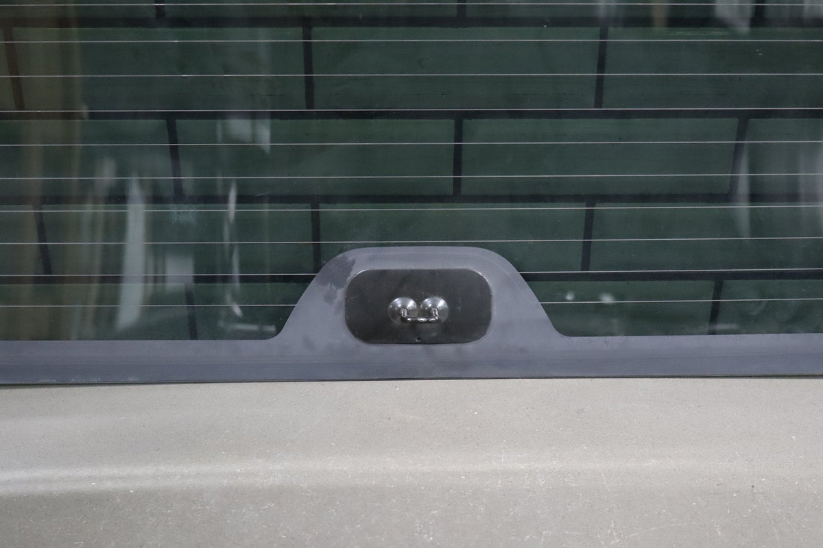 2007-2014 GMC Yukon Back Window Heated Privacy Glass 25916024