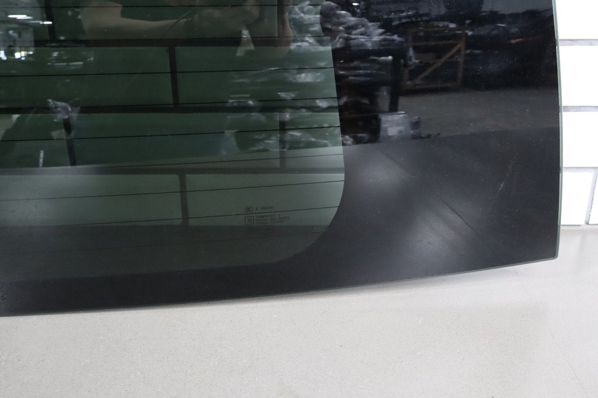 2007-2014 GMC Yukon Back Window Heated Privacy Glass 25916024