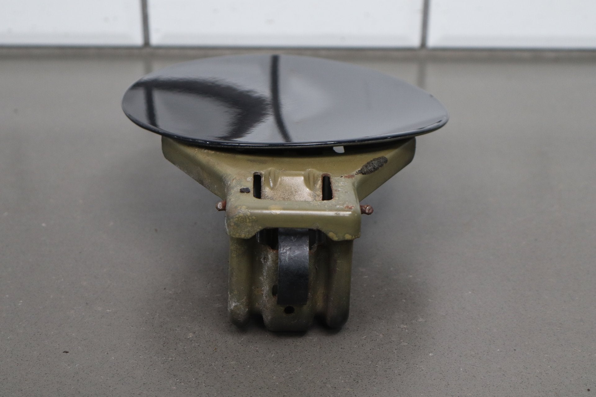 2007-2014 GMC Yukon Fuel Filler Door Carbon Black 58