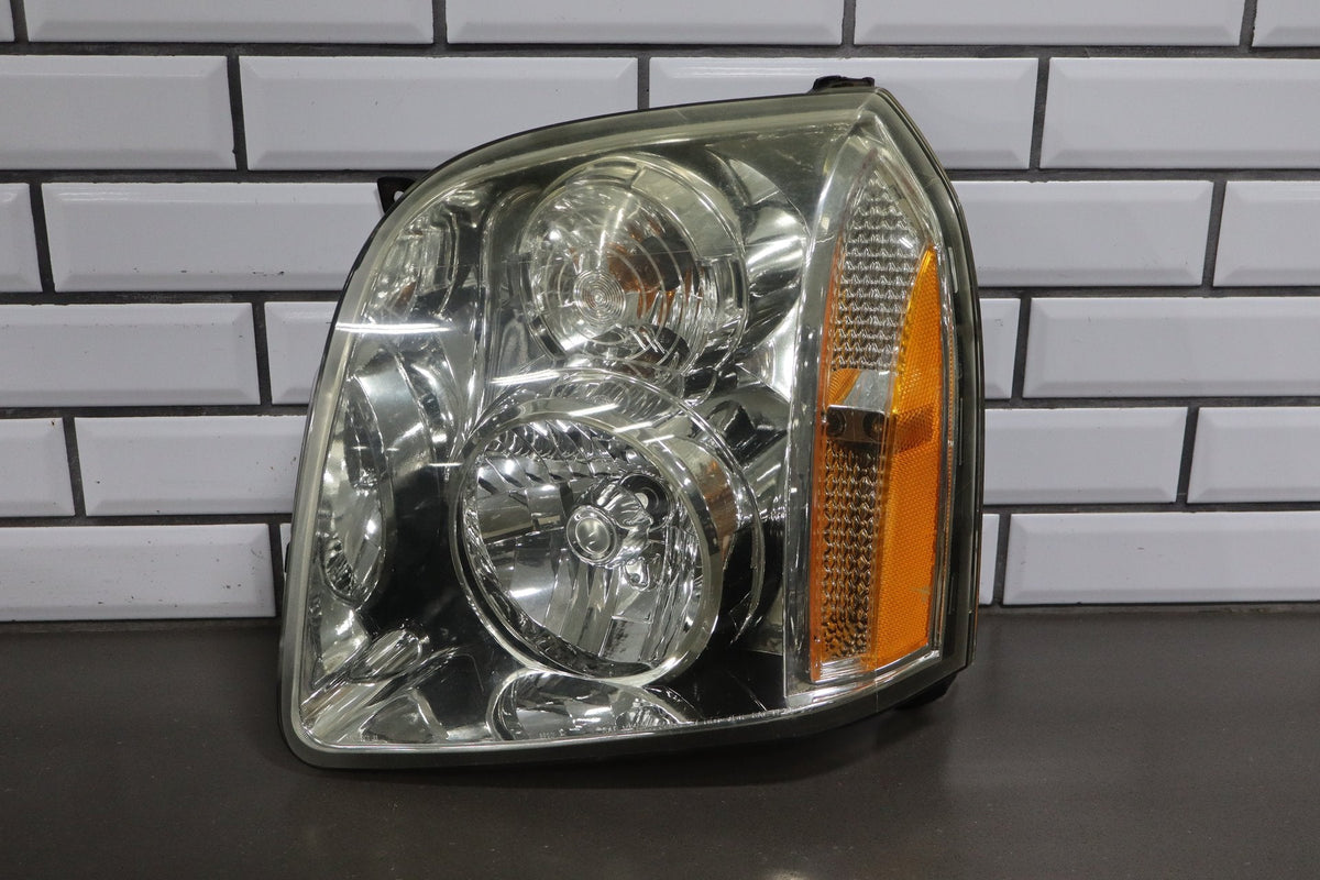 2007-2014 GMC Yukon Headlamp Set Pair Left/Right Aftermarket Replacements
