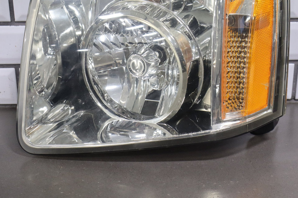 2007-2014 GMC Yukon Headlamp Set Pair Left/Right Aftermarket Replacements