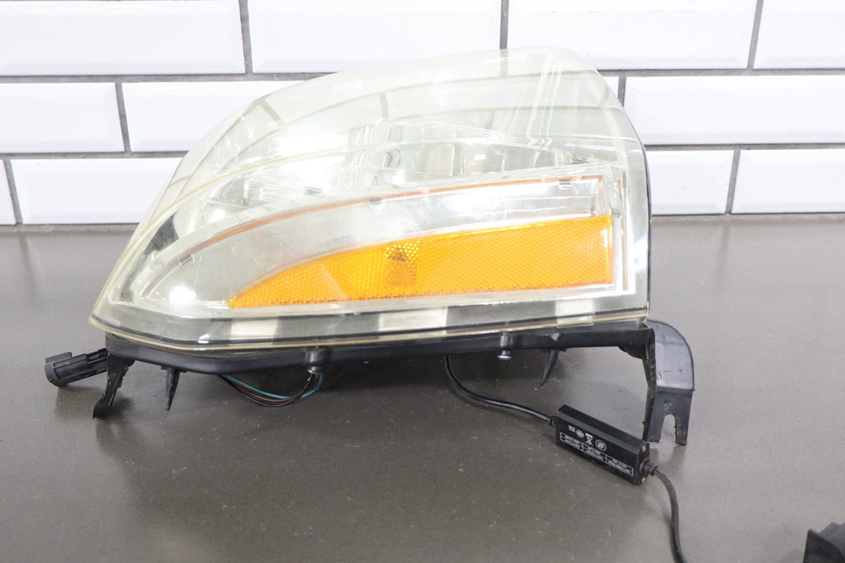 2007-2014 GMC Yukon Headlamp Set Pair Left/Right Aftermarket Replacements