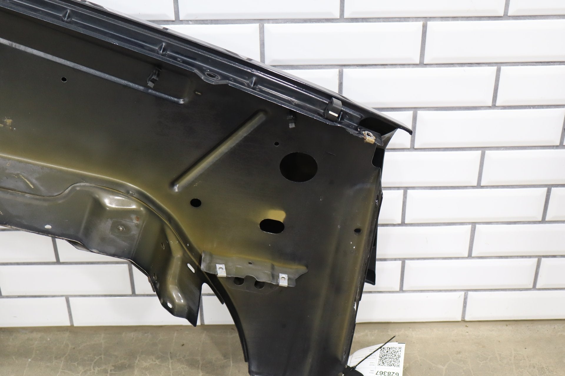 2007-2014 GMC Yukon Left Fender 25819550 Carbon Black 58 25819550
