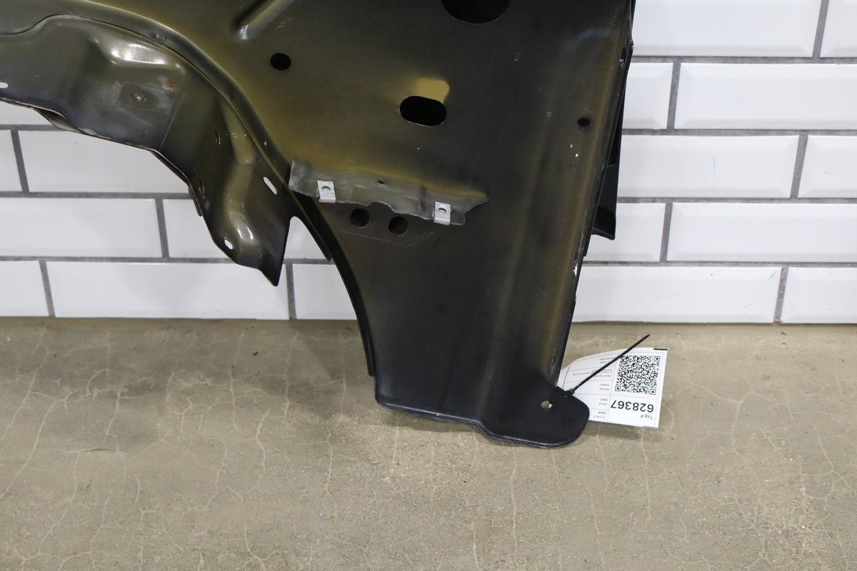 2007-2014 GMC Yukon Left Fender 25819550 Carbon Black 58 25819550