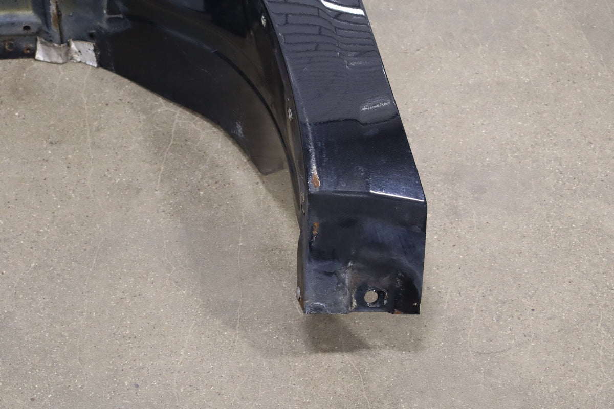 2007-2014 GMC Yukon Left Fender 25819550 Carbon Black 58 25819550