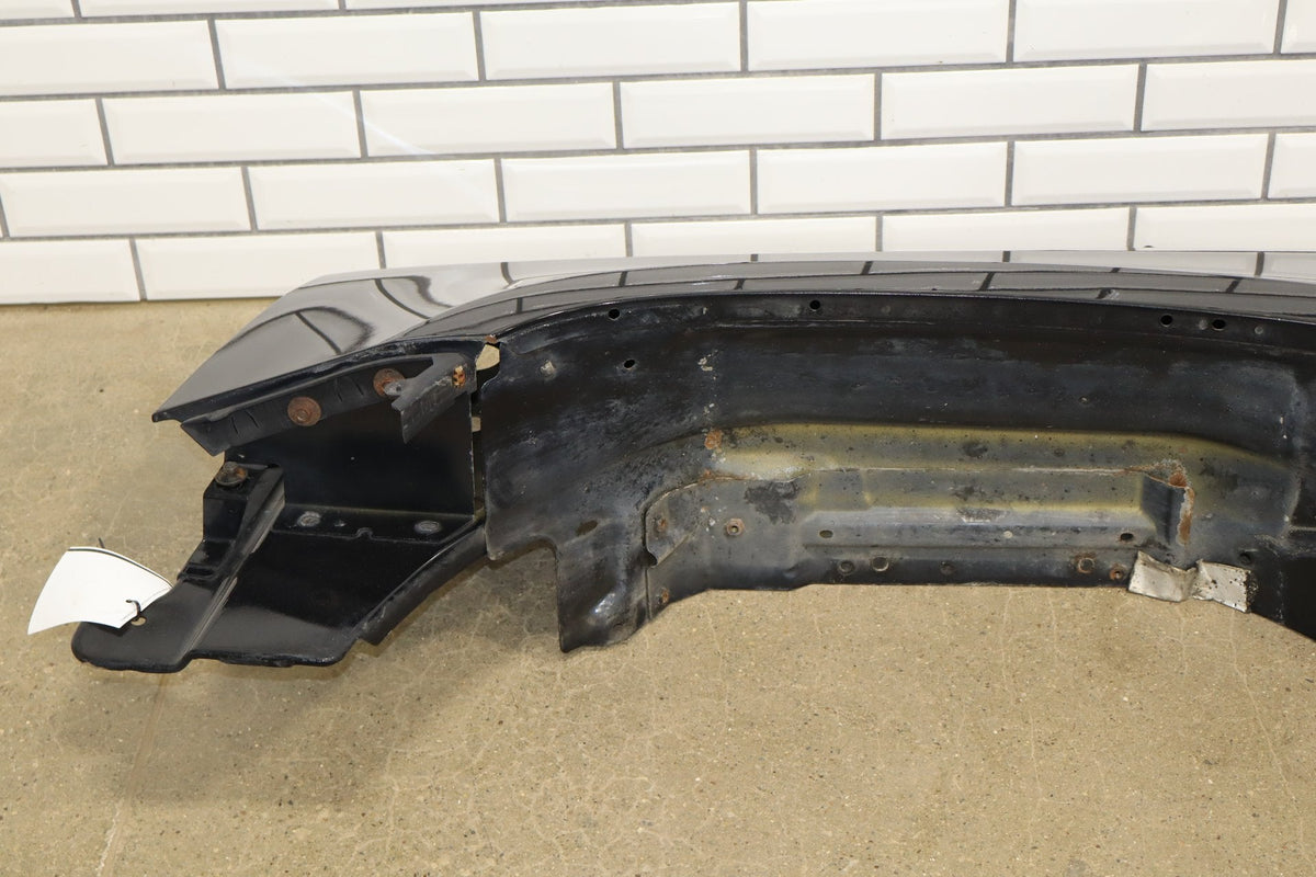2007-2014 GMC Yukon Left Fender 25819550 Carbon Black 58 25819550