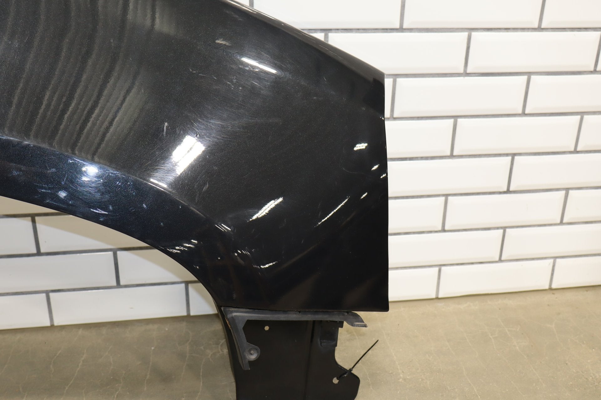 2007-2014 GMC Yukon Right Fender Carbon Black 58 22977478