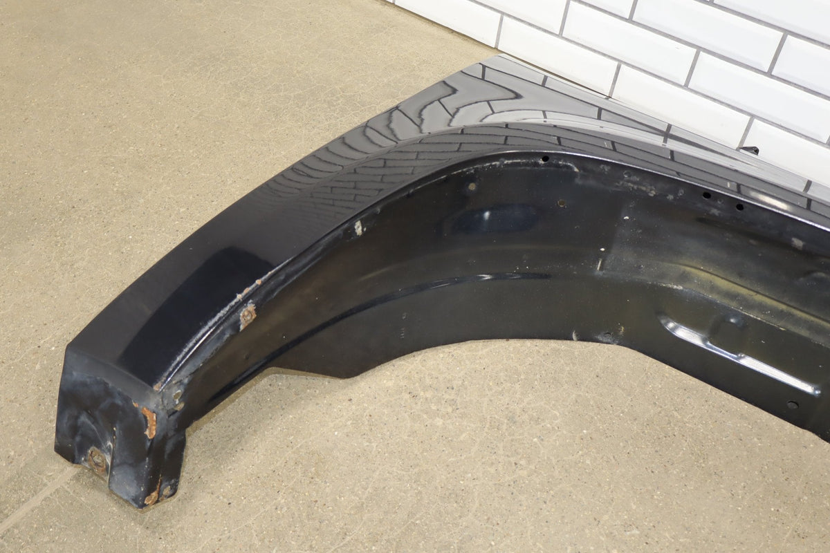 2007-2014 GMC Yukon Right Fender Carbon Black 58 22977478