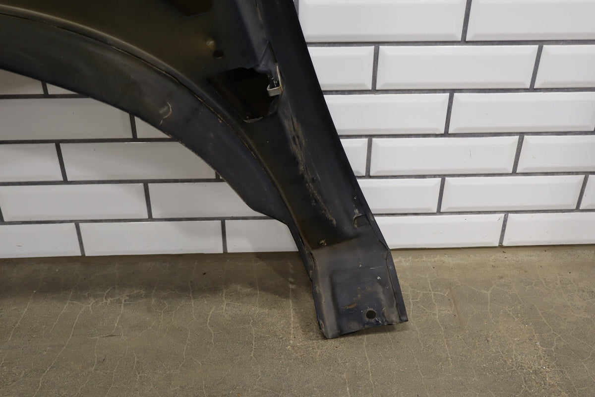 2007-2014 GMC Yukon Right Fender Carbon Black 58 22977478