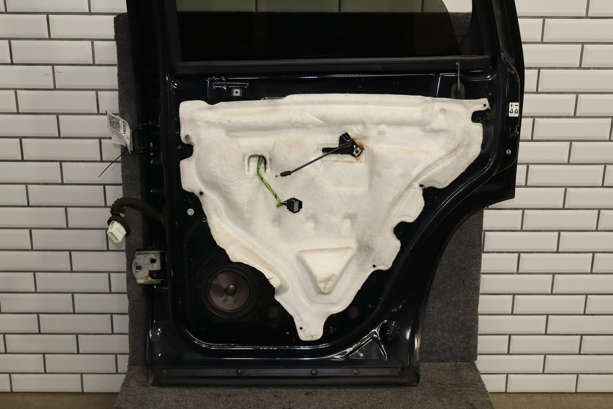 2007-2014 GMC Yukon Right Rear Door Carbon Black 58 22892598