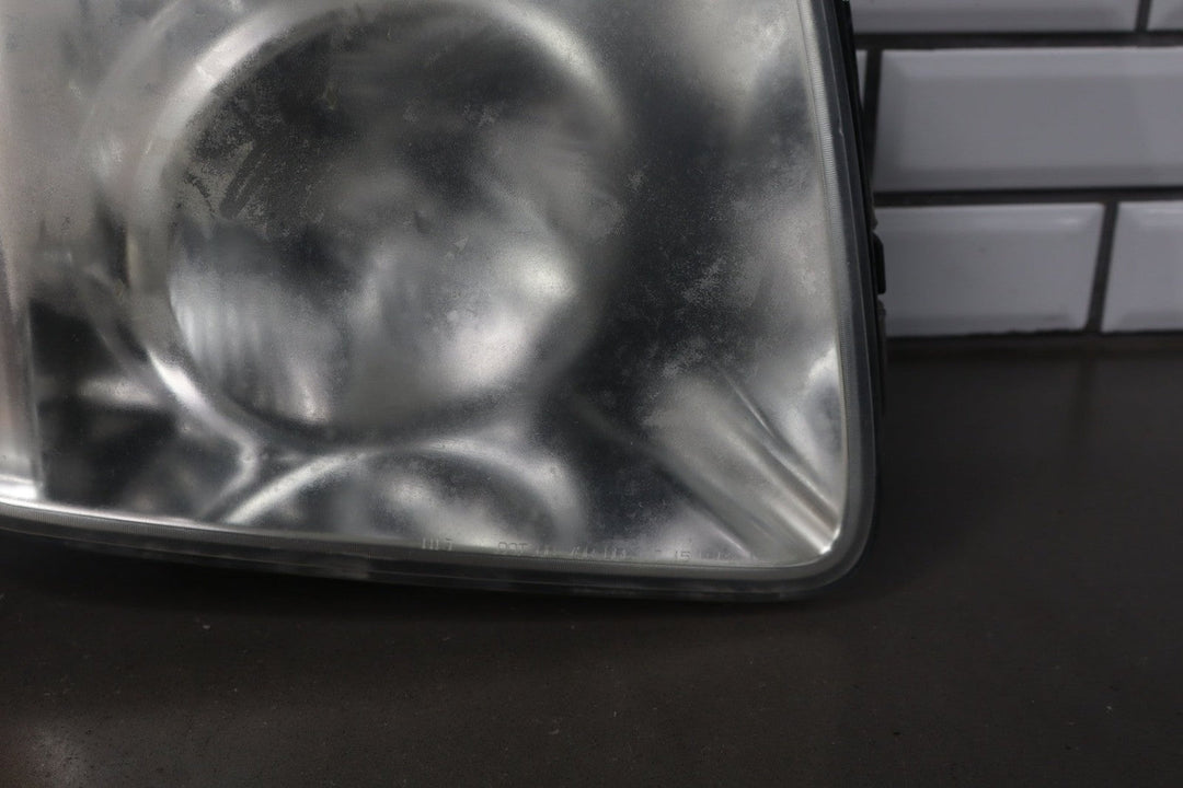 2007 - 2014 GMC Yukon Right RH Headlamp 15861026 OEM
